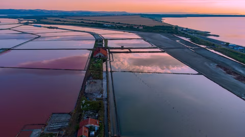 Празникът Атанасовден привлича вниманието към уникалността на езерото Атанасовско