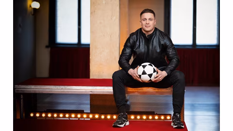 Христо Стоичков обявява актьора си за биографичния филм в юбилейната вечер