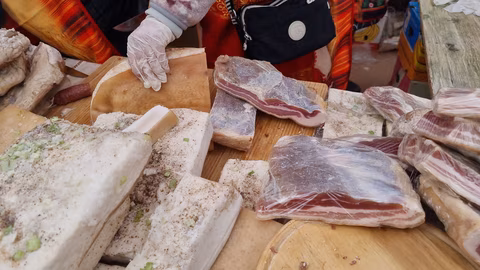 В Априлци се проведе Празник на сланината и греяната ракия