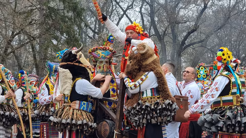 Над 7500 участници се събират на Международния фестивал „Кукерландия“ в Ямбол