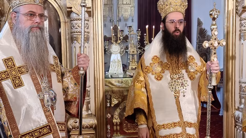 Сливенският митрополит Арсений оглавява служба в Бакаджишкия манастир