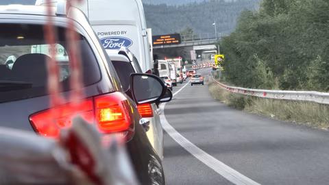 Ремонтни дейности при 383-ия км на път I-1 между Симитли и Кресна