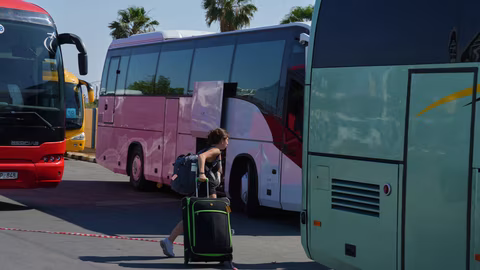 Турското посолство в Доха осигурява автобусен превоз за граждани към Саудитска Арабия