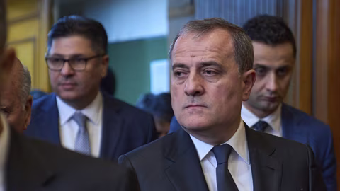 Азербайджан евакуира дипломатите си от Иран заради сигурност