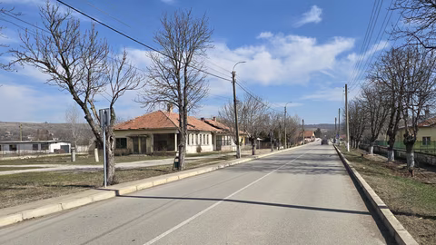 Ремонти и почистване на пътища в област Враца за подобряване на безопасността