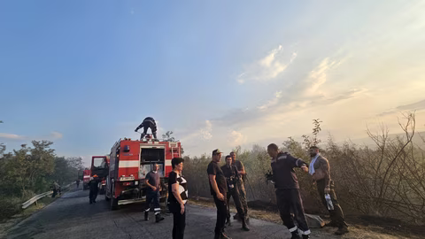 Пожарните потушиха 38 пожара без загинали и пострадали през последното денонощие