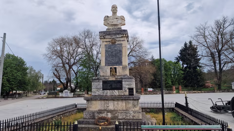 Паметникът на полк. Антон Дяков в Топчии бе обновен с помощта на ученици и институции