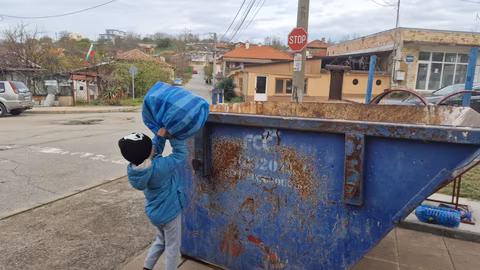 Деца в Разград ще събират отпадъци срещу лакомства в „Бонбони за смет“