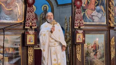 Отец Димитър във Враца призова към смирение и вътрешен мир на Цветница