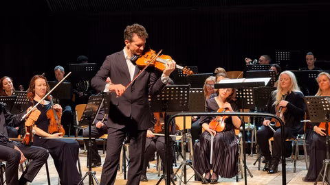 Цигуларят Светлин Русев ще свири в концерта на Варненската опера