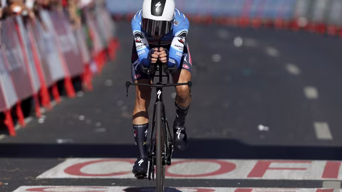 Испанският колоездач Микел Ланда се оттегли след сблъсък на Обиколката на баските