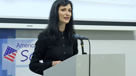 Мария Габриел призова за защита на критичното мислене в дигиталната ера