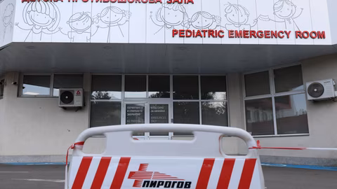 14-годишно момче остава в тежко състояние след падане край НДК