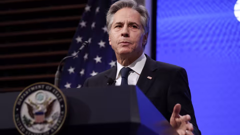 Олаф Шолц отличи Антъни Блинкън с Федералния кръст за заслуги